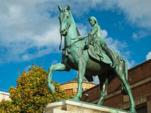 Monumento a Lady Godiva en Coventry.