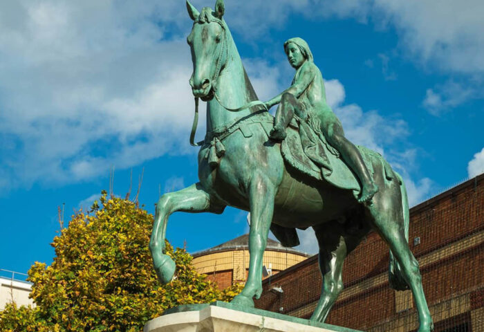 Monumento a Lady Godiva en Coventry.