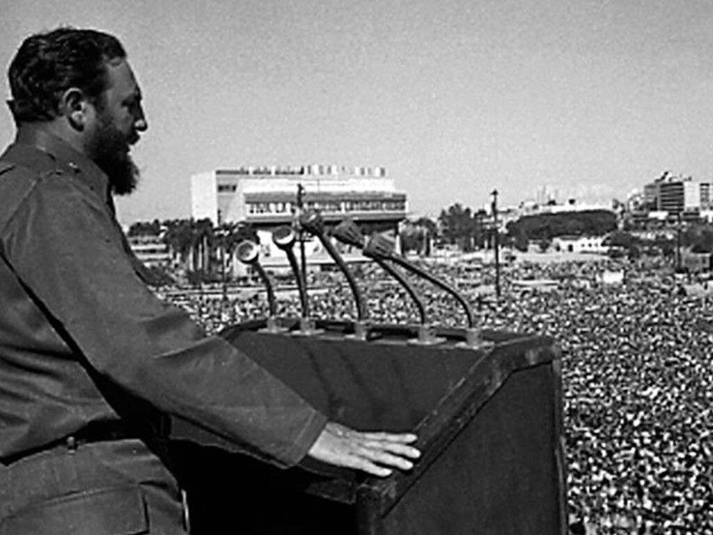 Fidel Castro en uno de sus discursos en la Plaza de la Revolución.
