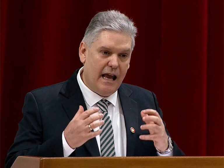 Alejandro Gil Fernández, exministro de Economía y Planificación de Cuba.