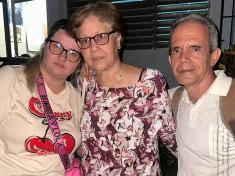 Alina Bárbara López, Jorge Fernández Era y Lilian Borroto tras ser liberados. Foto: Cecilia Borroto