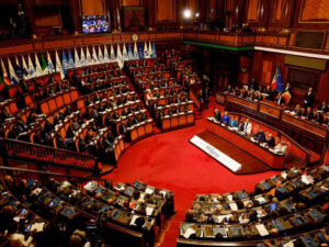 El Parlamento de Italia aprueba nueva ley que reconoce el feminicidio como un delito específico.