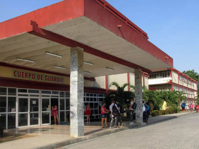 Hospital Roberto Rodríguez, en Morón, Ciego de Ávila.