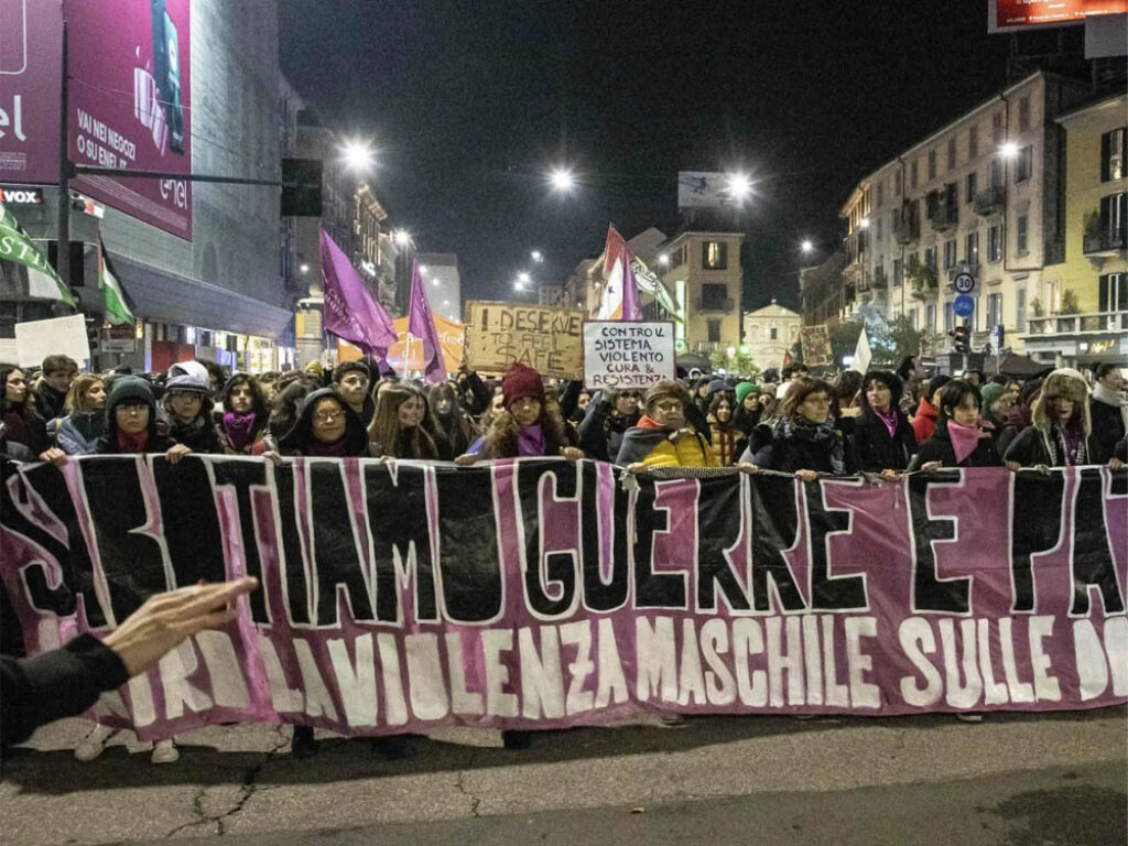 Manifestación en Milán el 25 de noviembre, Día Internacional de la Eliminación de la Violencia contra las Mujeres.