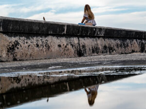 Más de 16 mil mujeres y niñas vivían en situación de violencia en Cuba en 2024, según datos estatales. Foto: Kaloian