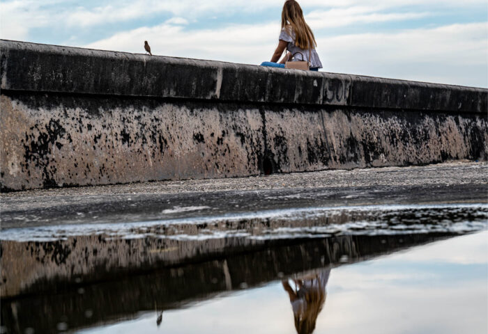 Más de 16 mil mujeres y niñas vivían en situación de violencia en Cuba en 2024, según datos estatales. Foto: Kaloian