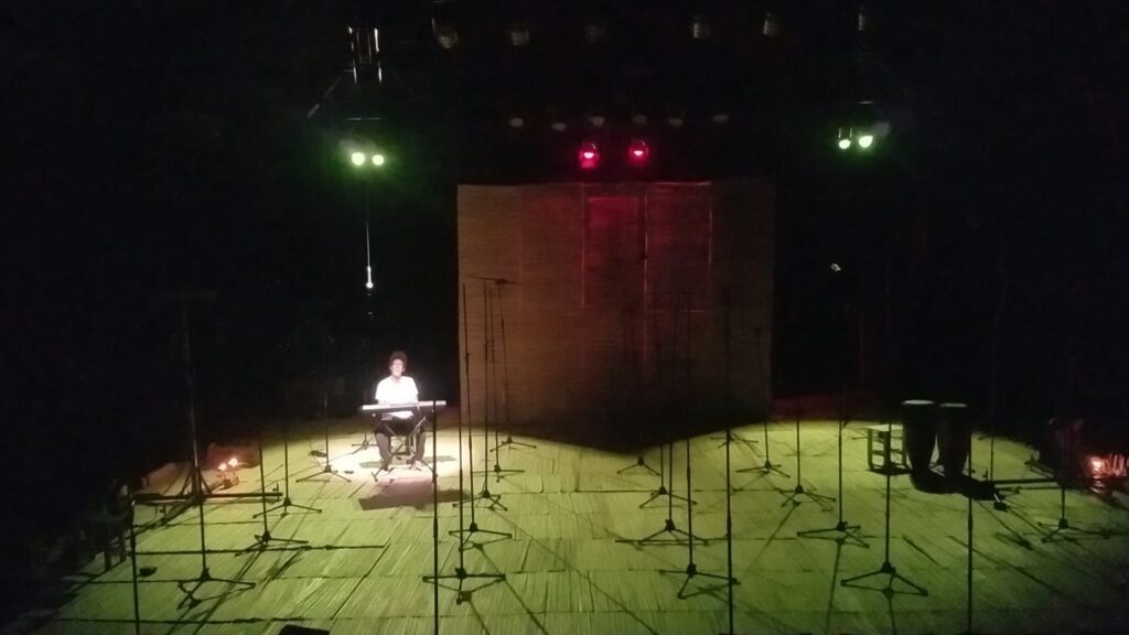 Obra Okana en el Ciervo Encantado