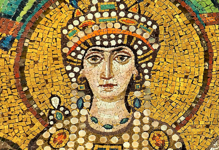 Representación de Teodora de Bizancio en un mosaico de la Basílica San Vital de Rávena, siglo VI.