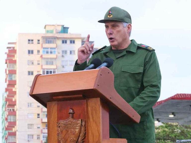 Díaz-Canel despide los restos de los militares muertos en Venezuela.