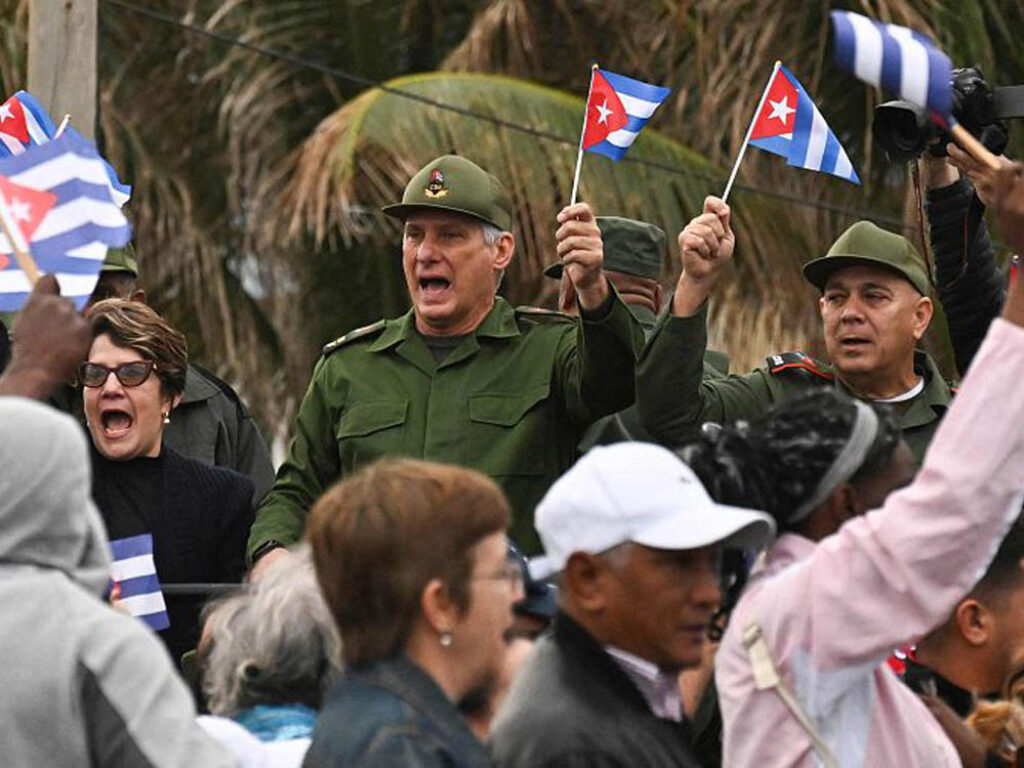 Díaz-Canel en una protesta organizada frente a la embajada de Estados Unidos en La Habana, 16 de enero de 2026. Foto: Yamil Lage