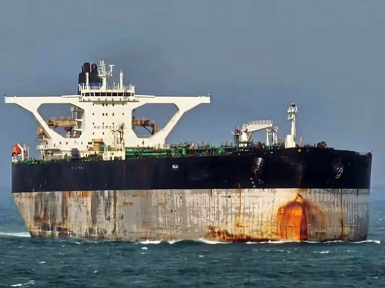 El buque petrolero Bella-1 interceptado por la marina estadounidense.