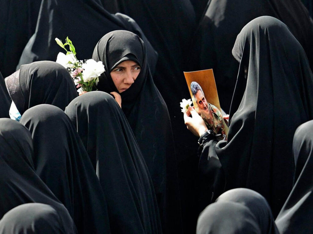 El hiyab impuesto a las mujeres en Irán.