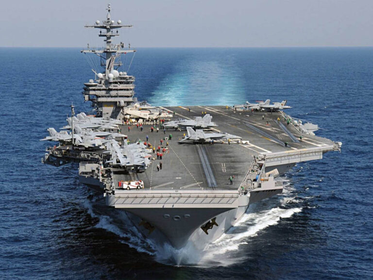El portaviones nuclear USS George H. W. Bush se aproxima a las costas de Cuba.