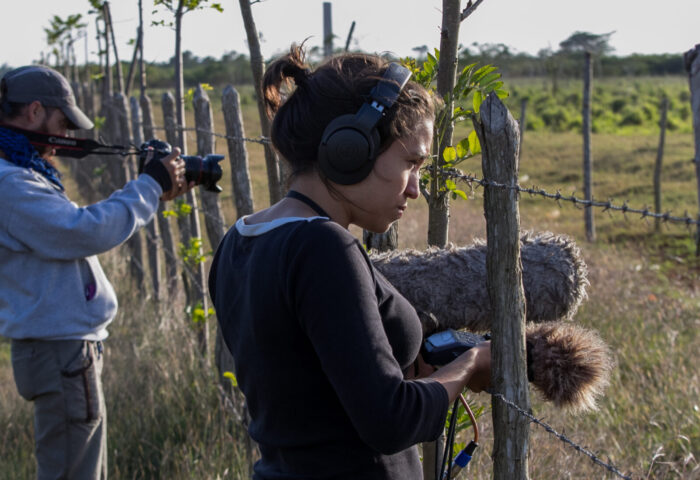 Cineastas cubanos en un rodaje.
