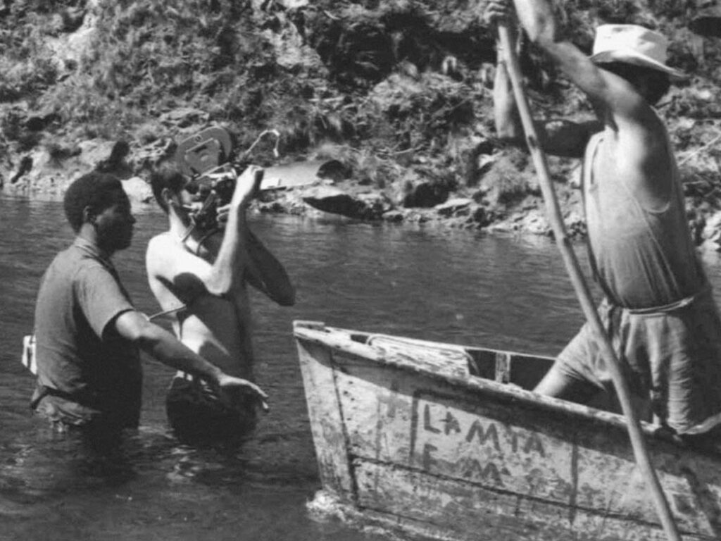 Guillén Landrián durante una filmación en Baracoa.