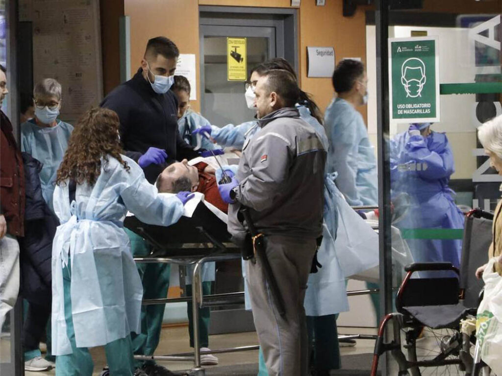 Las instituciones de salud en Córdoba reciben a los heridos en el choque de trenes de Adamuz.