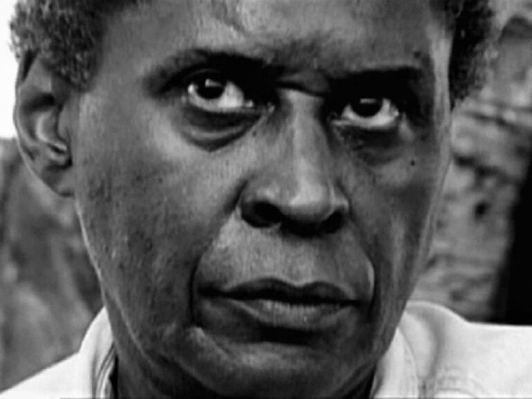 Nicolás Guillén Landrián, cineasta cubano.