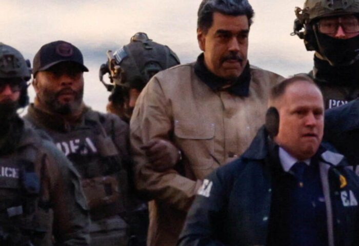 Nicolás Maduro escoltado por agentes de la DEA hacia el Distrito Sur de Nueva York.
