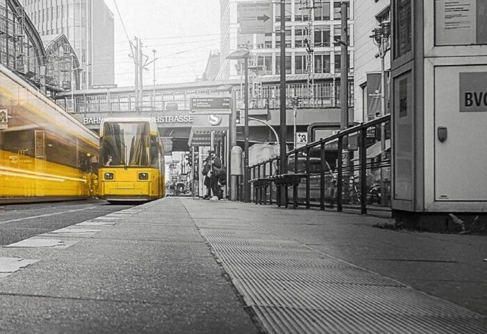 Detalle de la cubierta de "Berlinario" (Ilíada Ediciones, 2020), de Ares Marrero.