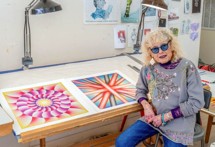 Judy Chicago, artista estadounidense. Foto: Donald Woodman