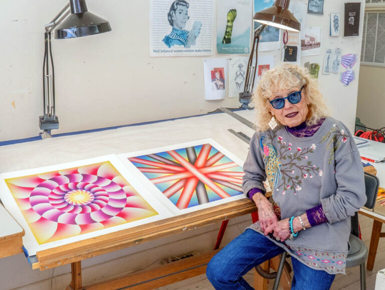 Judy Chicago, artista estadounidense. Foto: Donald Woodman