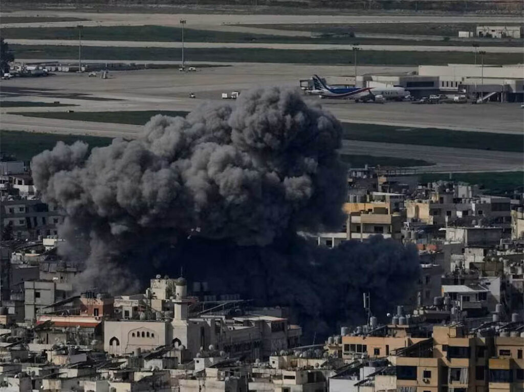 Bombardeo israelí al sur de Beirut, cerca del aeropuerto internacional del Líbano.