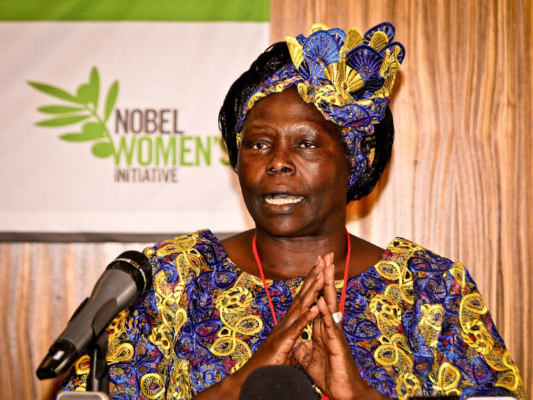 Wangari Maathai (1940-2011), Premio Nobel de la Paz.