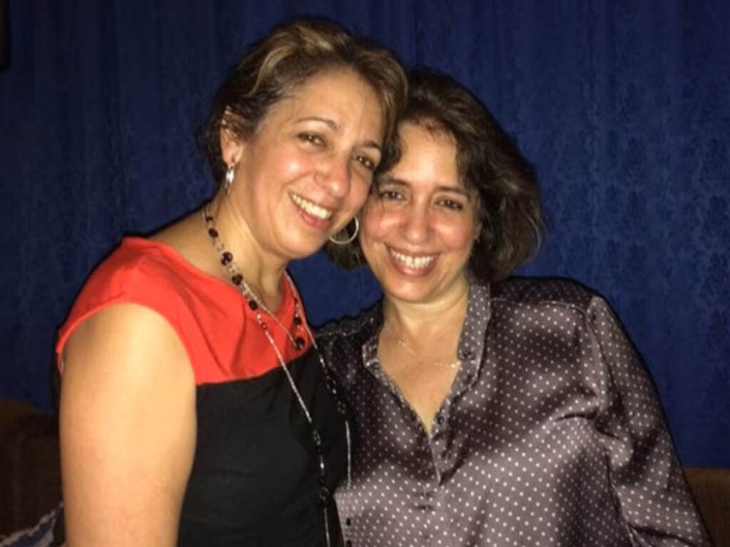 Adys Lastres Morera (izquierda) y su hermana Ania Guillermina, la actual presidenta ejecutiva de GAESA.