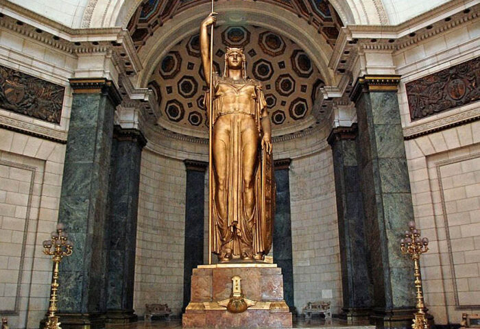 Ángelo Zanelli: Estatua de la República de Cuba (1928-1929).