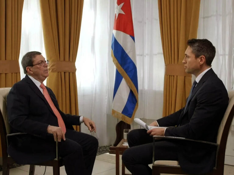 Bruno Rodríguez Parrilla en entrevista con Whit Johnson para ABC News.