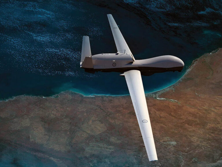 Dron de reconocimiento MQ-4C Triton.