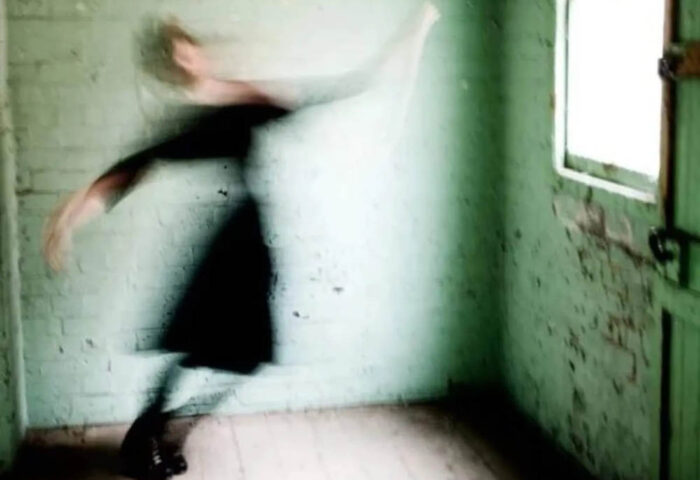 Francesca Woodman: "Fantasma bailando" (ca. 1979), detalle.