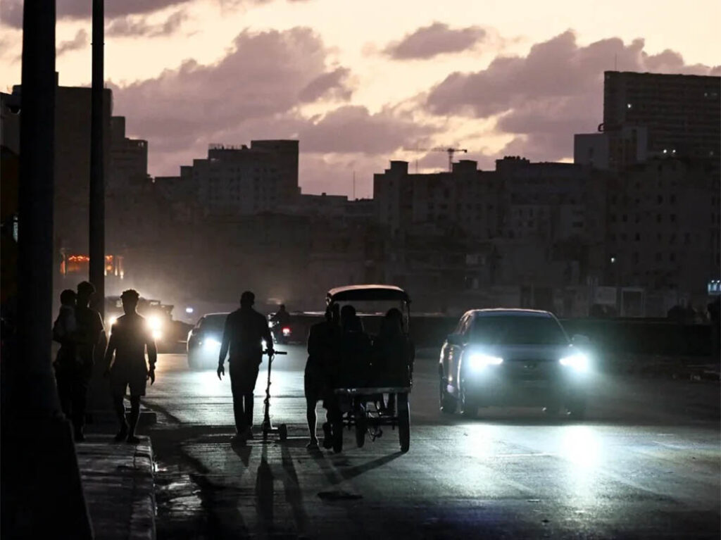 La Habana durante un apagón nacional, 21 de marzo de 2026. Foto: Yamil Lage / AFP