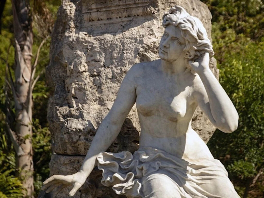 Lola Mora: "El eco" (1906), detalle.