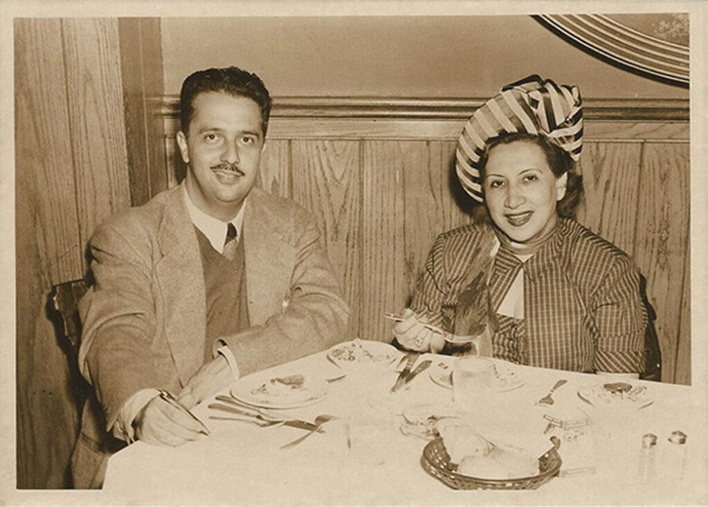 Loló Soldevilla con el crítico José Gómez Sicre, abril de 1949.