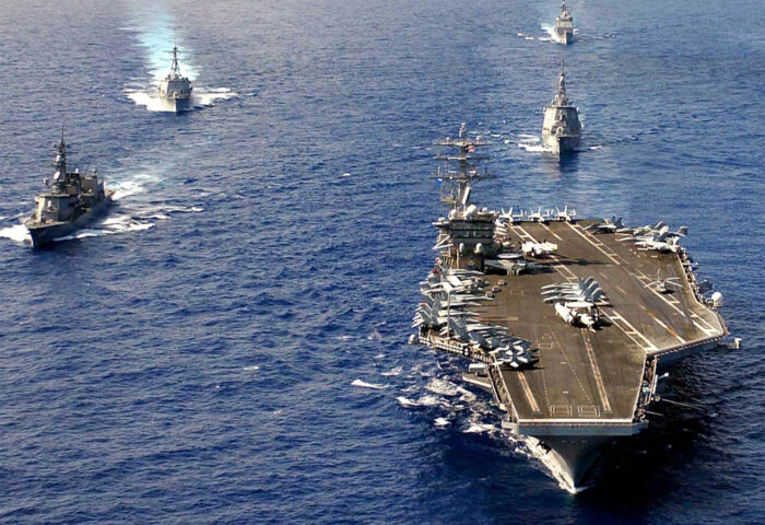 Portaviones USS Nimitz y su grupo de ataque.