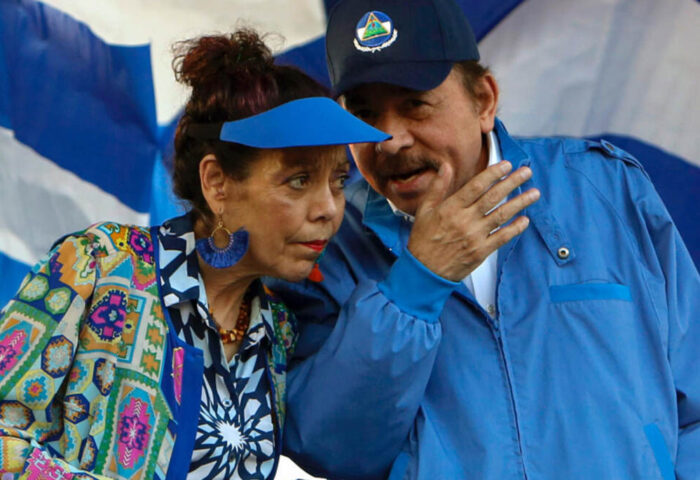 Dictadores nicaragüenses Daniel Ortega y Rosario Murillo.
