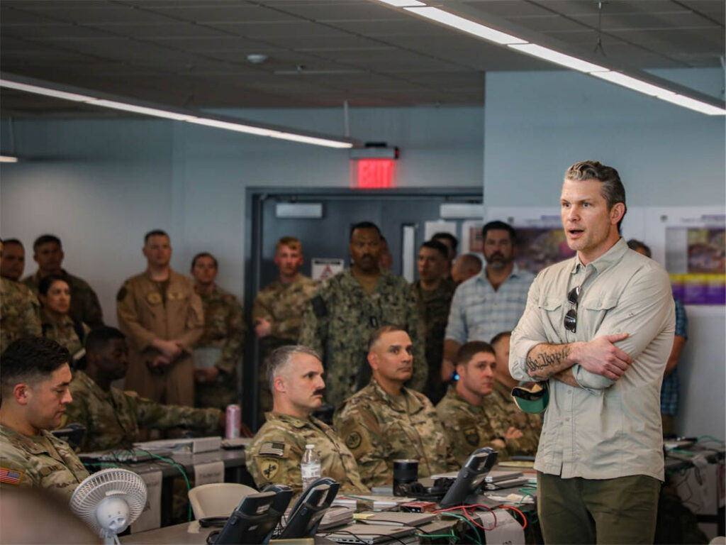 Pete Hegseth en la base naval de Guantánamo, 25 de febrero de 2025.